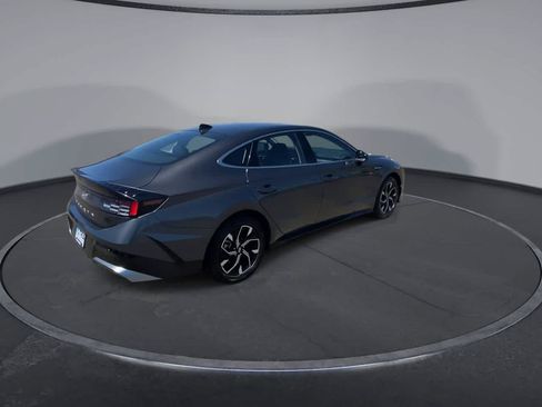 Used 2025 Hyundai Sonata SEL FWD image 8