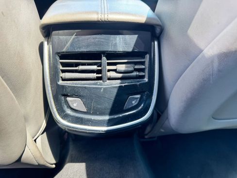 Used 2013 Cadillac XTS Luxury FWD image 21
