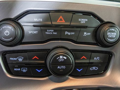 Used 2022 Dodge Challenger R/T w/ Driver Convenience Group image 30