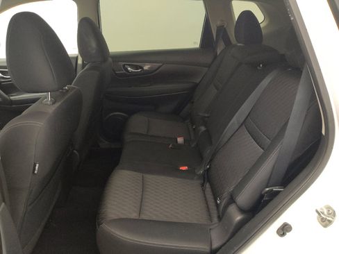 Used 2019 Nissan Rogue SV FWD image 18