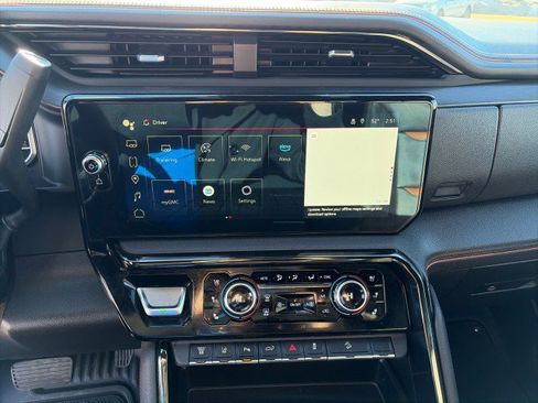 Used 2024 GMC Sierra 3500 AT4 w/ AT4 Premium Plus Package image 17