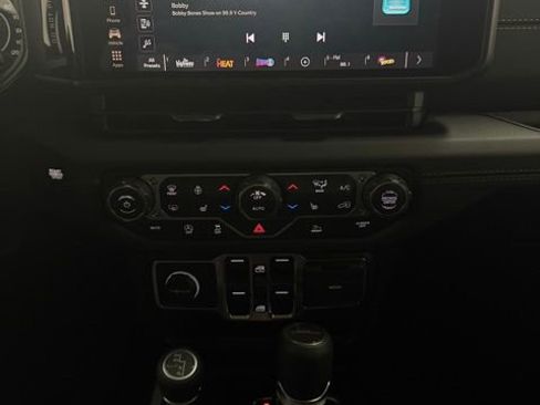 New 2026 Jeep Gladiator Sahara image 14