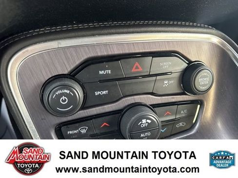 Used 2018 Dodge Challenger SXT image 19