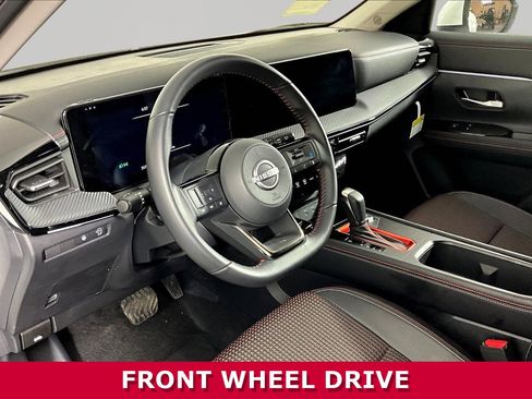Used 2025 Nissan Kicks SR FWD image 15