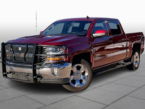 Used 2018 Chevrolet Silverado 1500 LT w/ LT Eassist Package image 3