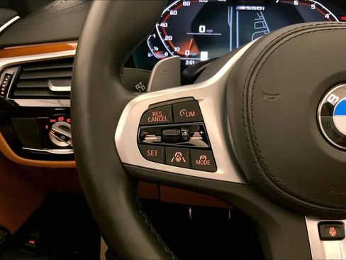 Used 2023 BMW M550i xDrive w/ Executive Package image 18