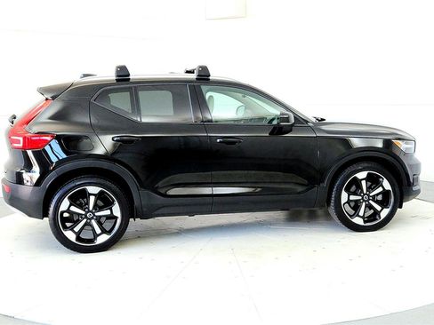 Used 2021 Volvo XC40 T5 Momentum w/ Premium Package AWD/4WD image 6