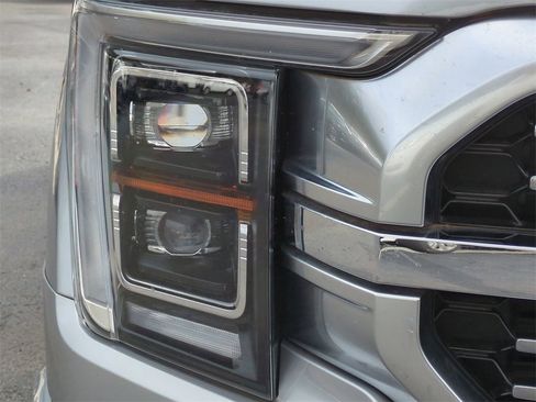Used 2023 Ford F150 Platinum image 9