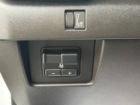 Certified 2024 GMC Canyon AT4 w/ AT4 Premium Package AWD/4WD image 34