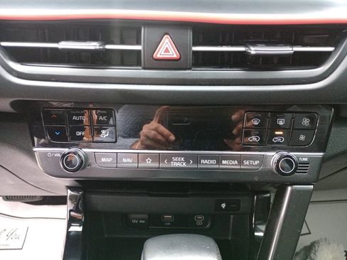 Used 2024 Kia Seltos SX w/ SX Sunroof Package image 27