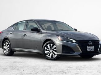 Used 2025 Nissan Altima 2.5 S video 2