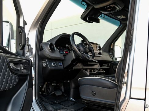 Used 2023 Mercedes-Benz Sprinter 3500 w/ Parking Package image 36