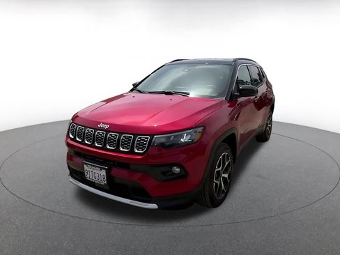 Used 2025 Jeep Compass Limited AWD/4WD image 7