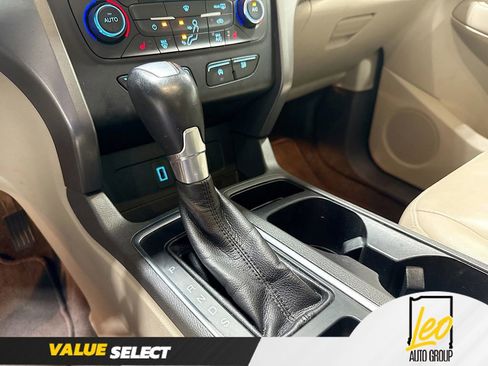 Used 2017 Ford Escape SE w/ SE Leather Comfort Package FWD image 17