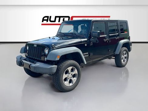 Used 2015 Jeep Wrangler Unlimited Sport w/ Connectivity Group AWD/4WD image 3