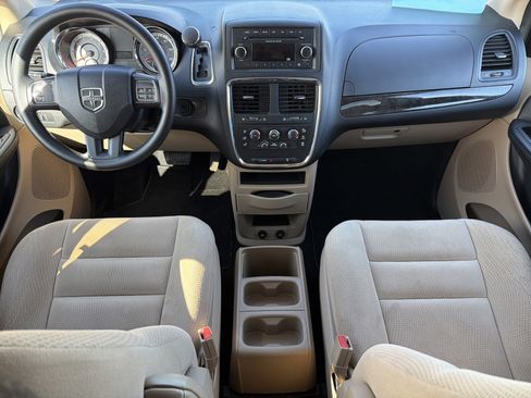 Used 2016 Dodge Grand Caravan SE w/ Quick Order Package 29E SE FWD image 10