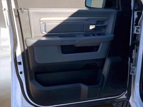 Used 2019 RAM 1500 Classic SLT image 21