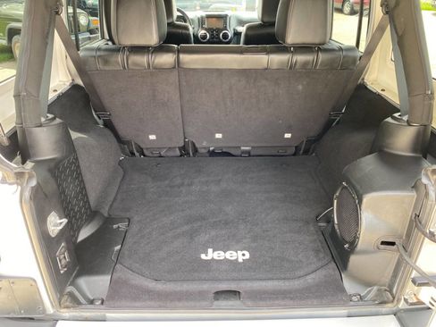 Used 2012 Jeep Wrangler Unlimited Sahara w/ Dual Top Group AWD/4WD image 21