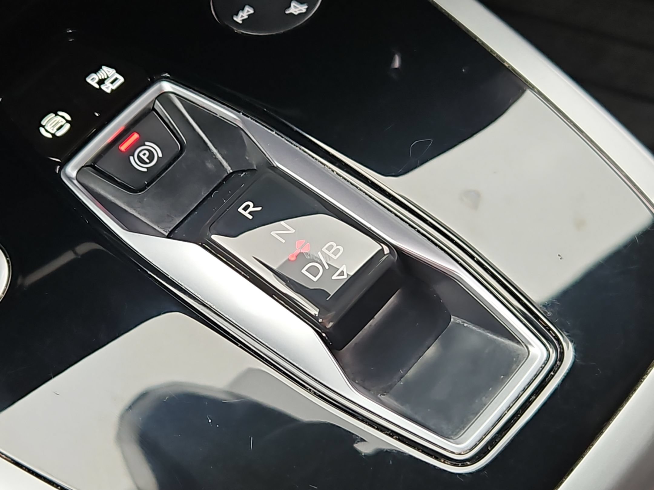 Used 2023 Audi Q4 e-tron Premium AWD/4WD image 17