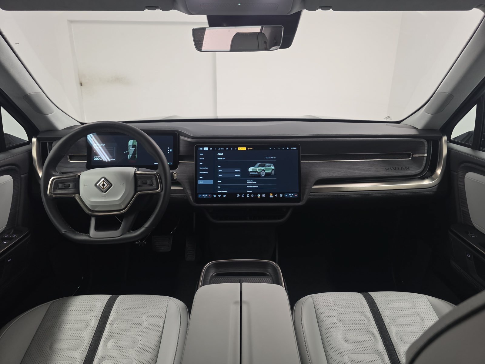 Used 2025 Rivian R1S Adventure Dual AWD/4WD image 27