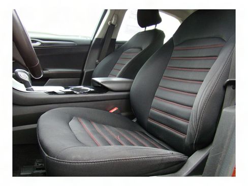 Used 2019 Ford Fusion Titanium image 17