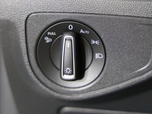 Used 2023 Volkswagen Atlas Cross Sport SE image 13