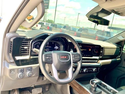 Used 2024 GMC Sierra 1500 Elevation w/ X31 Off-Road Package AWD/4WD image 14