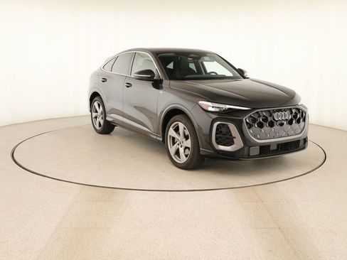 Certified 2025 Audi Q5 Prestige w/ 20" Wheel Package AWD/4WD image 10