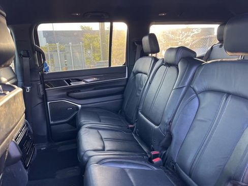 Used 2022 Jeep Wagoneer Series II RWD image 8