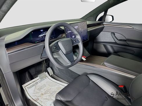 Used 2026 Tesla Model X image 9