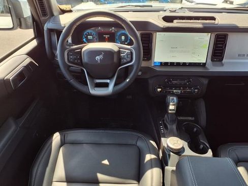 New 2026 Ford Bronco Outer Banks w/ Sasquatch Package image 9