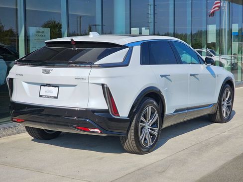 New 2026 Cadillac Lyriq Luxury AWD/4WD image 5