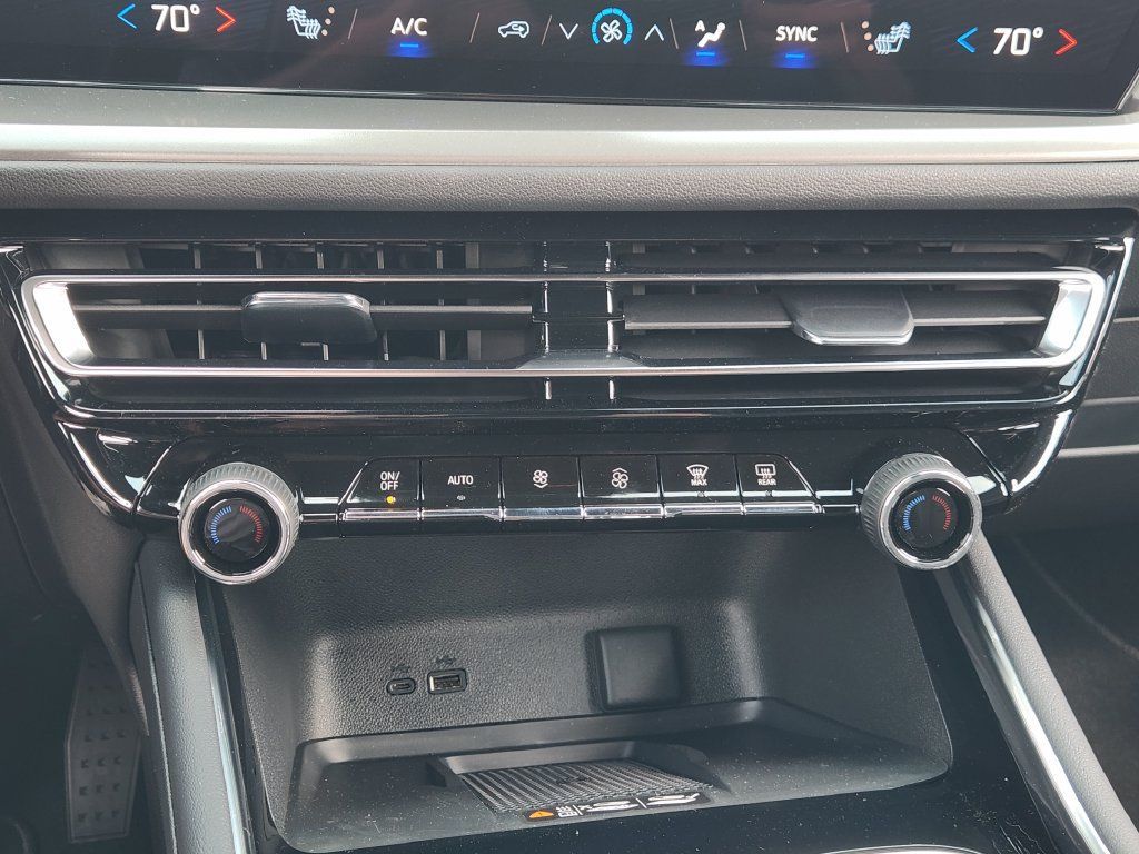 New 2027 Chevrolet Traverse LT w/ Driver Confidence Package FWD image 14