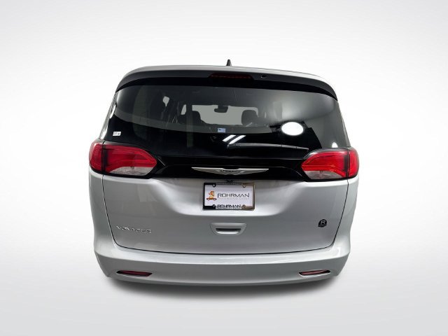 Used 2023 Chrysler Voyager LX FWD image 31