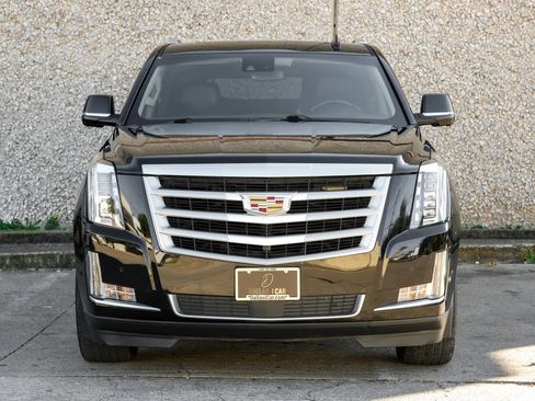 Used 2019 Cadillac Escalade ESV Premium Luxury image 6