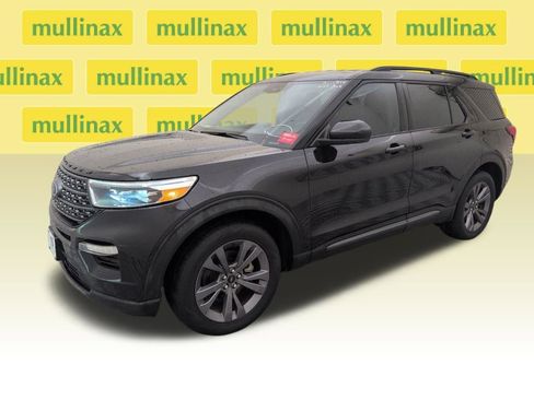 Certified 2023 Ford Explorer XLT w/ Equipment Group 202A RWD image 10
