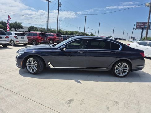 Used 2019 BMW 750i xDrive AWD/4WD image 2