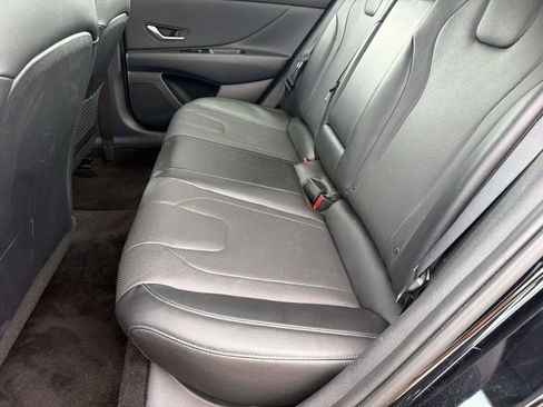 Used 2023 Hyundai Elantra Limited FWD image 14