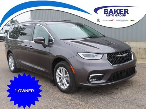 Used 2021 Chrysler Pacifica Touring AWD/4WD image 1