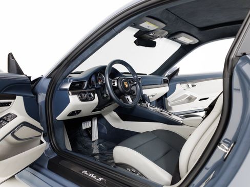Used 2017 Porsche 911 Turbo S AWD/4WD image 14