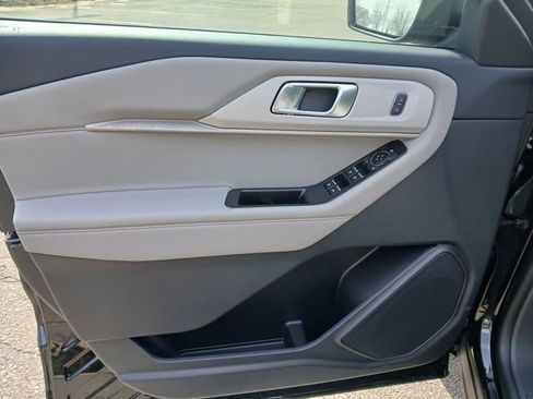 New 2026 Ford Explorer Active AWD/4WD image 7