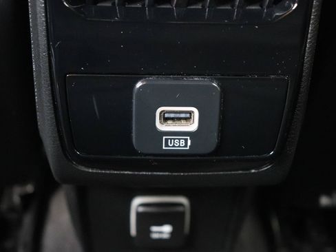 Used 2024 Jeep Compass Latitude AWD/4WD image 21
