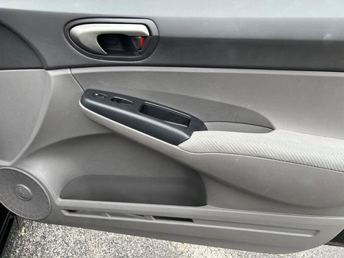 Used 2010 Honda Civic LX image 29