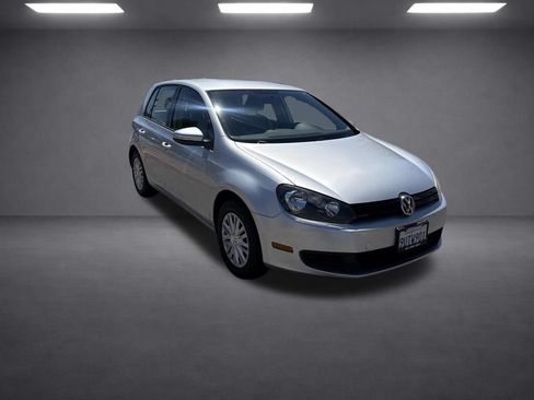 Used 2012 Volkswagen Golf 4-Door FWD image 11