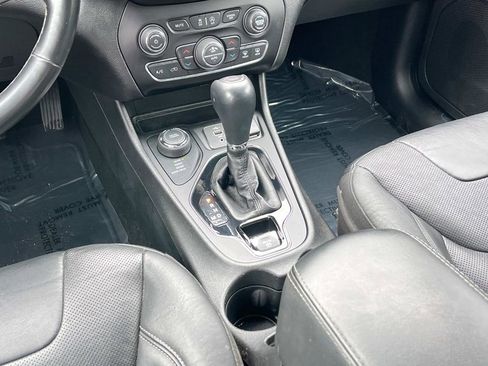 Used 2020 Jeep Cherokee Limited image 14