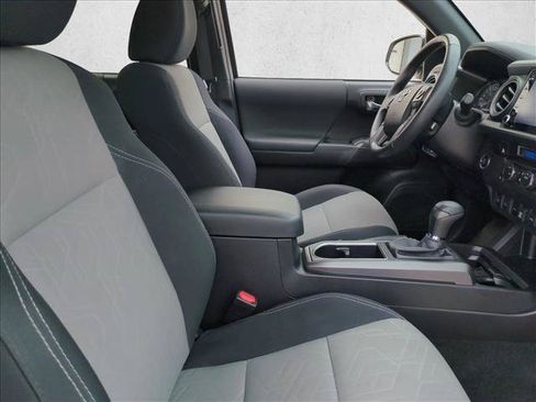 Used 2021 Toyota Tacoma TRD Sport w/ Technology Package RWD image 19