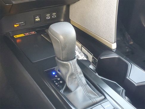 Used 2025 Toyota Camry LE image 27