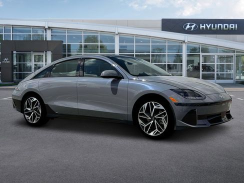 New 2025 Hyundai Ioniq 6 Limited image 10