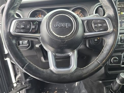 Used 2018 Jeep Wrangler Unlimited Sahara image 37