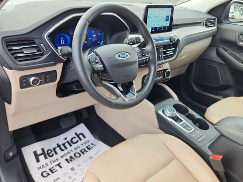 Used 2022 Ford Escape SEL w/ Technology Package image 11